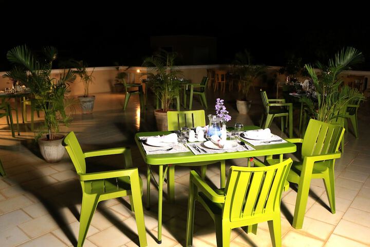 Dining 46 of 71