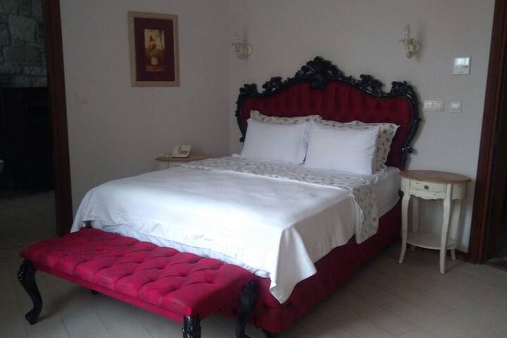 Room 15 of 37