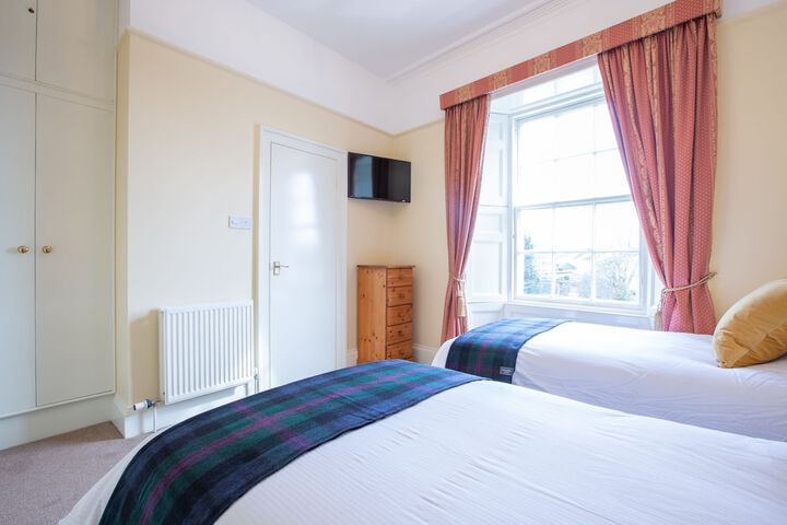Room 4 of 26