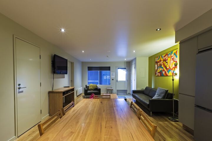 Room 12 of 34