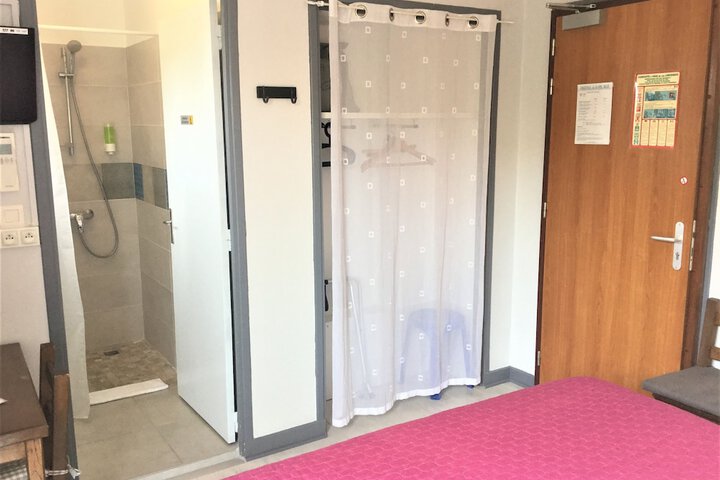Room 12 of 69
