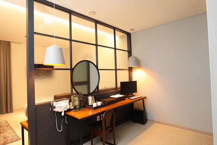 Room 37 of 84
