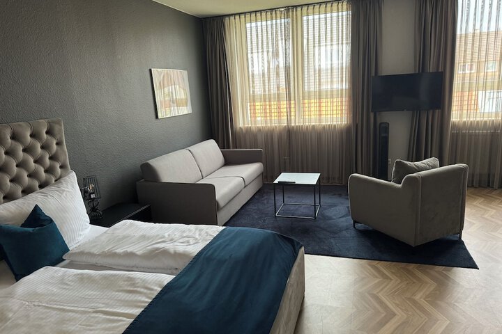 Room 21 of 35