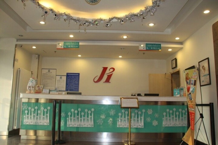Concierge desk