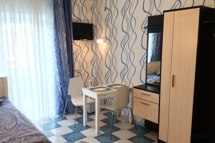 Room 28 of 97