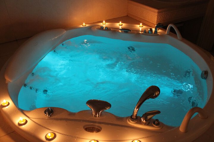 Hot Tub 102 of 141