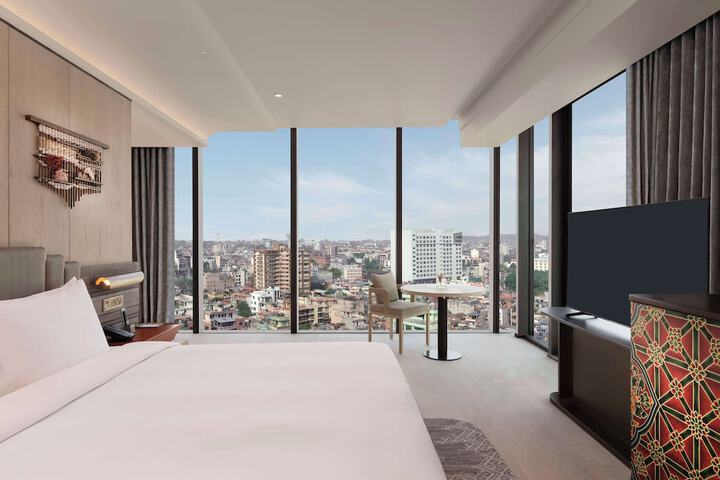 Room 10 of 68
