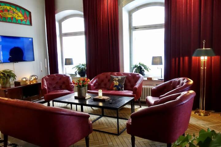 Guest Lobby