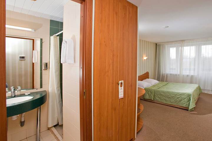 Room 5 of 24