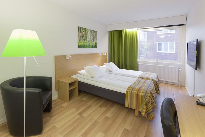 Room 6 of 91
