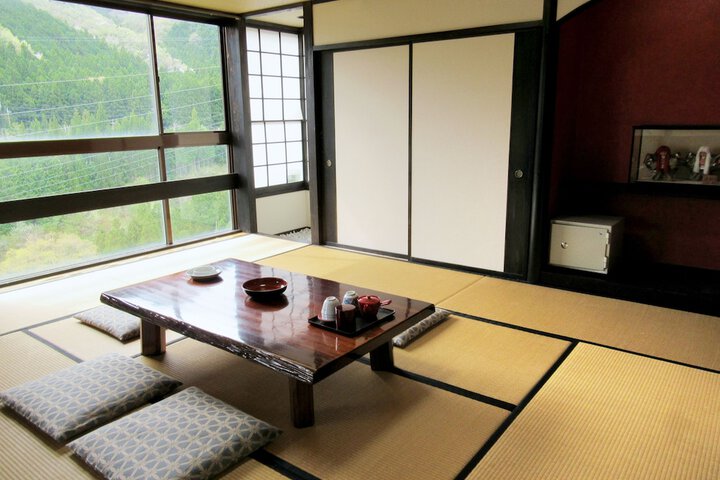 Room 11 of 44