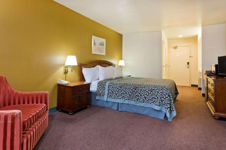 1 King Bed Accessible (9 of 17)