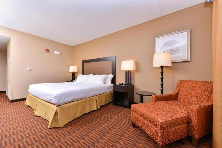 1 King Bed (21 of 21)