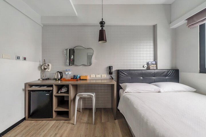 Room 20 of 93