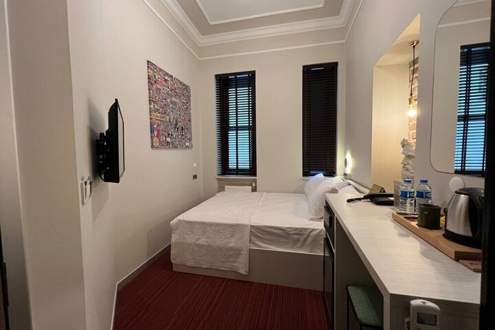 Room 16 of 47