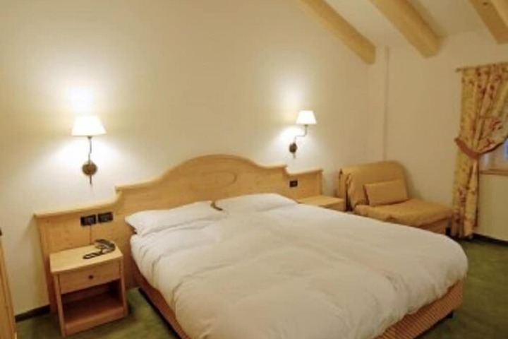 Room 7 of 42