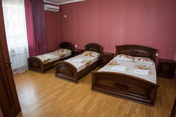 Room 15 of 33