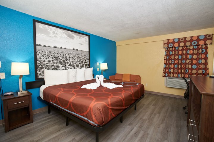 1 King Bed (8 of 45)