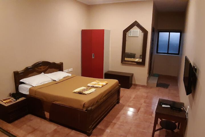 Room 17 of 157