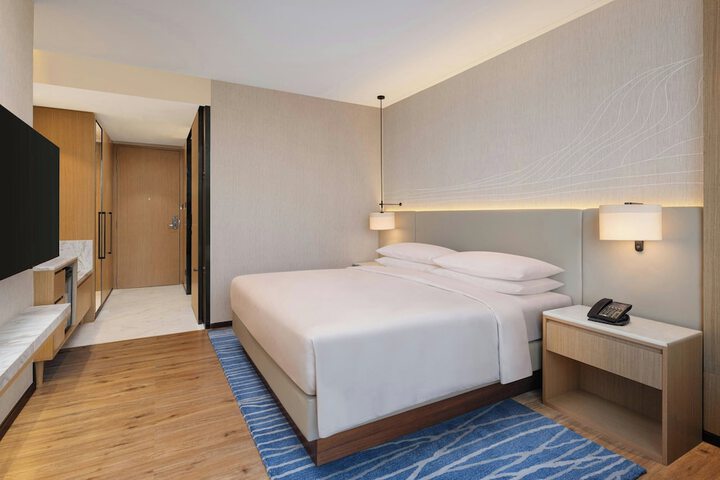 Room 7 of 28
