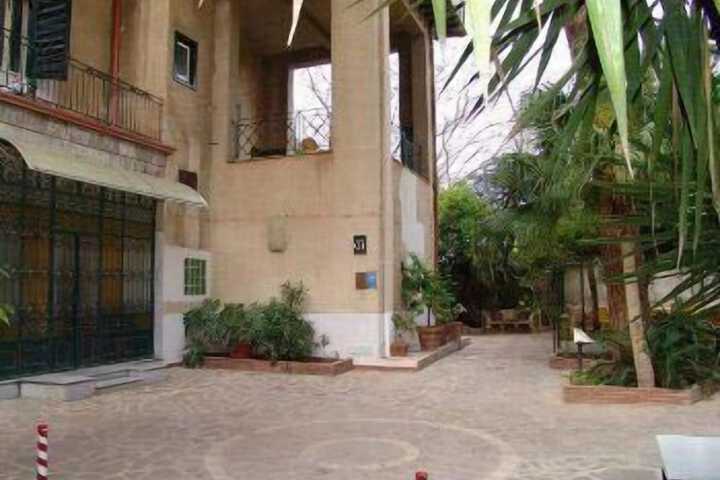 Hotel Exterior 26 of 32