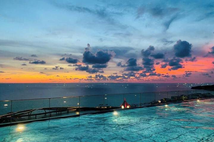 Pool 53 of 76