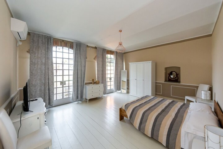 Room 21 of 114