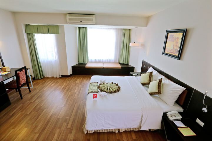 Room 34 of 127