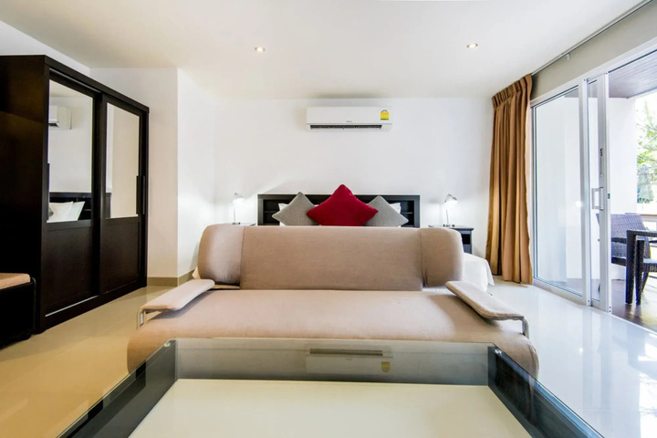 Room 2 of 18