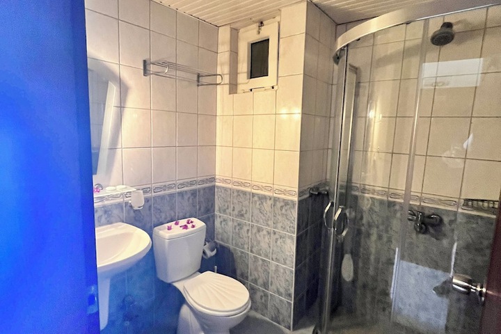 Room 16 of 23