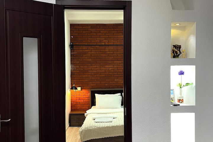 Room 4 of 58