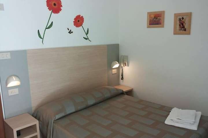 Room 6 of 21