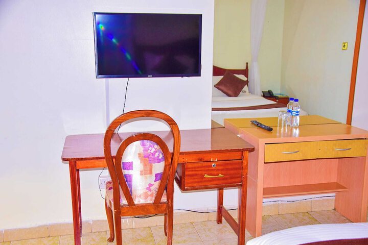 Room 30 of 114