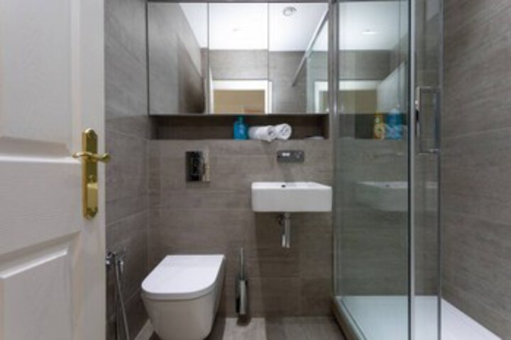Room 5 of 19