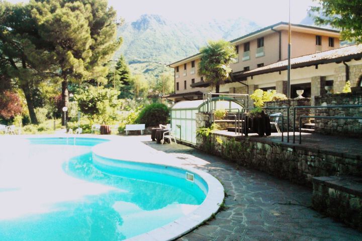 Hotel Pool