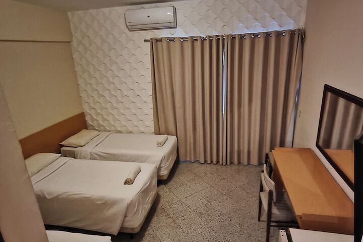 Room 12 of 37