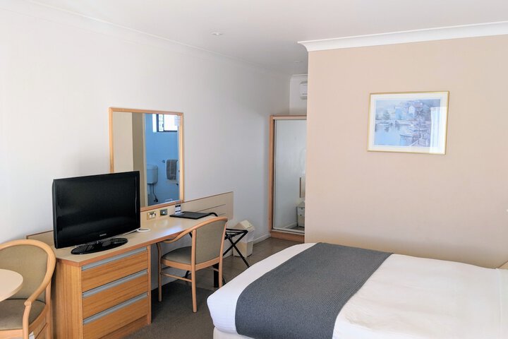 Room 12 of 51