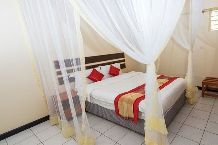 Room 3 of 16