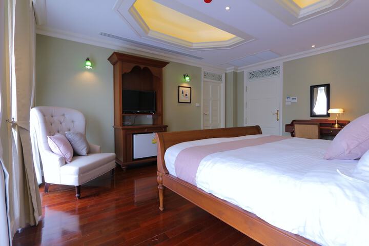 Room 19 of 81