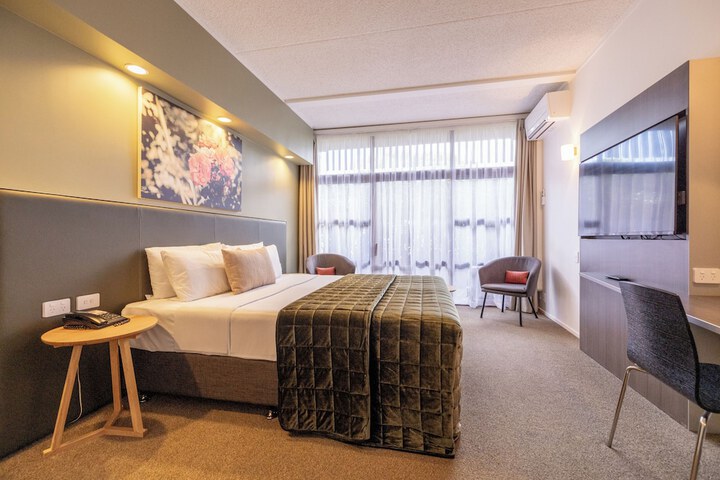 Room 34 of 138