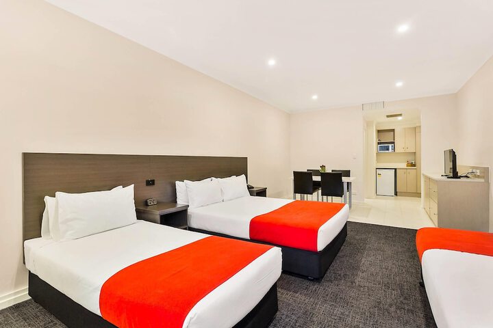 Room 8 of 22