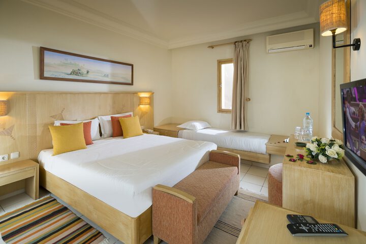 Room 8 of 19