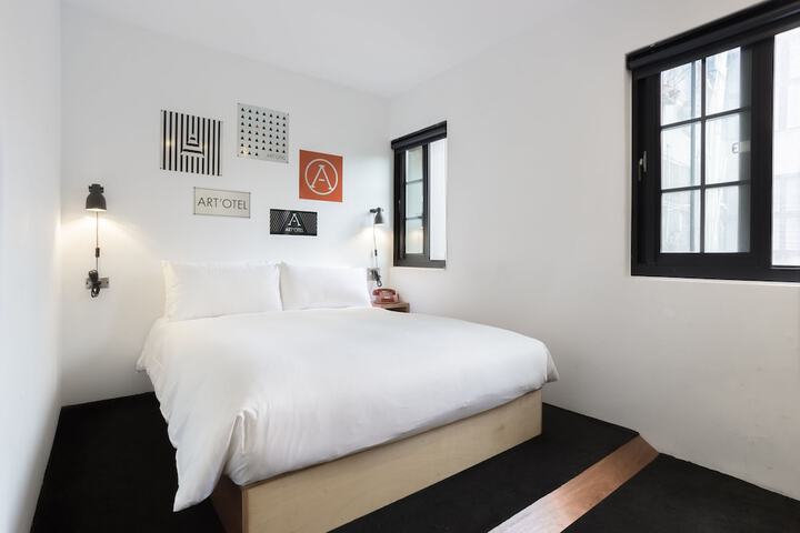 Room 16 of 109
