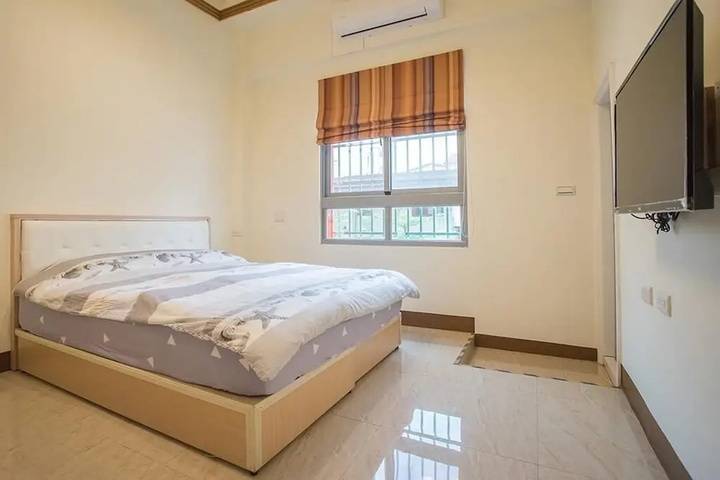 Room 3 of 9