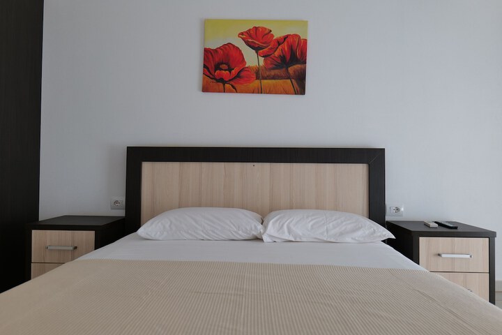 Room 34 of 108