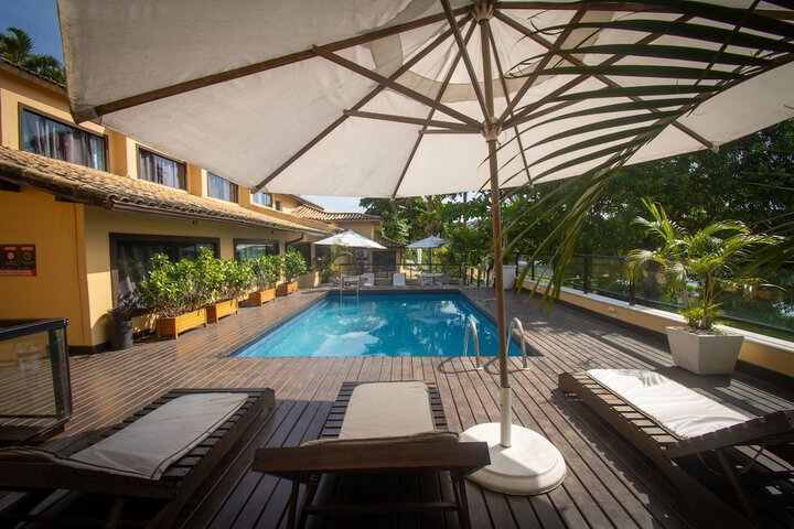 Hotel Pool