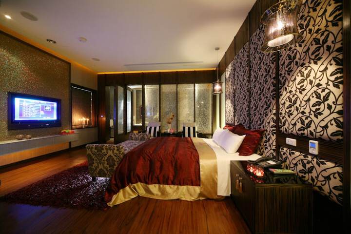 Room 11 of 49