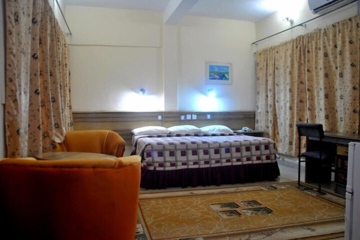 Room 25 of 25
