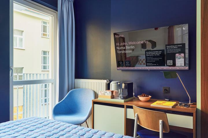 Room 33 of 80