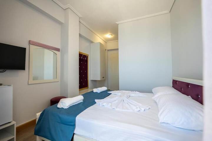 Room 28 of 42